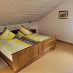 Haus Resi イン *