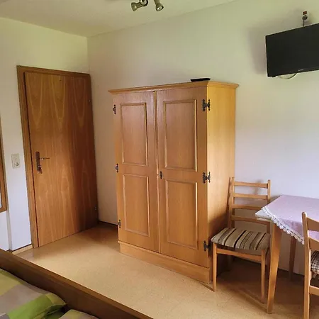 Inn Haus Resi *